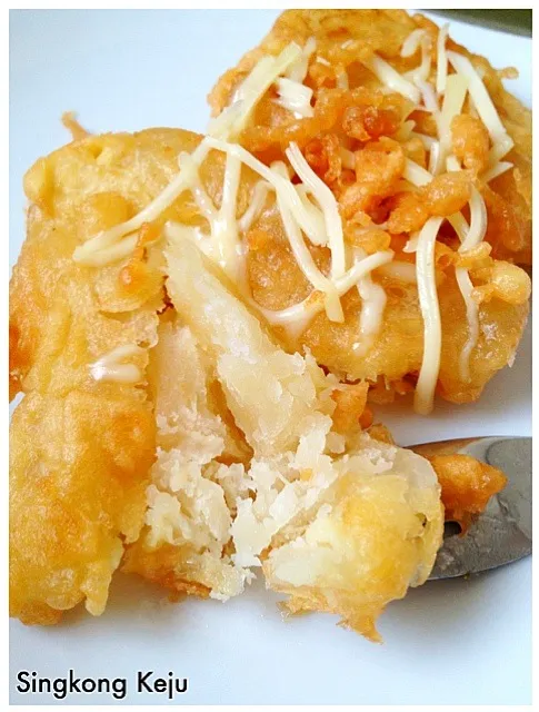 Cassava fritters with Emmentaler Cheese|Yunita Weisさん