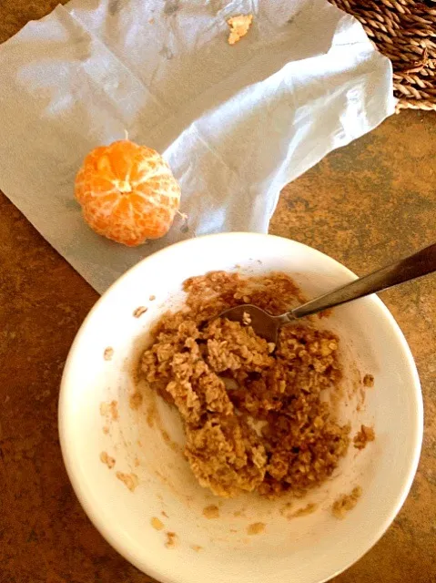 Oatmeal🍴 & a orange 🍊|jaselynさん