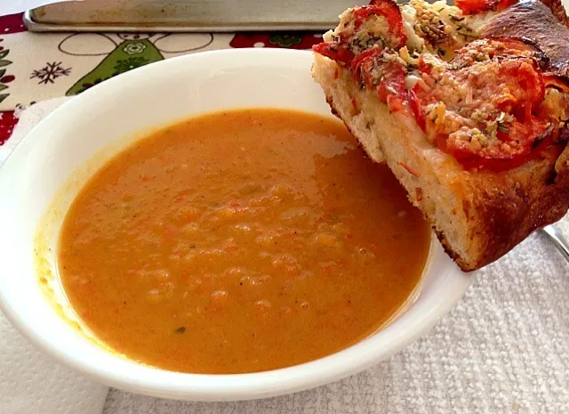 Snapdishの料理写真:Butternut squash soup and tomato rosemary focaccia.|Dean M Rogersさん