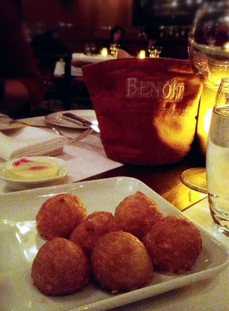 Snapdishの料理写真:Cheese Puffs @ Benoit Bistro|MyRaXさん