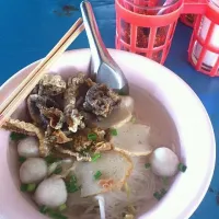 魚のすり身ボール入りタイ風ラーメン|かんたろうさん