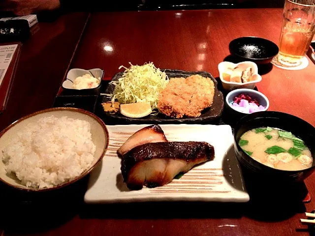 Snapdishの料理写真:銀ダラの西京焼とヒレカツ定食|chiakiさん