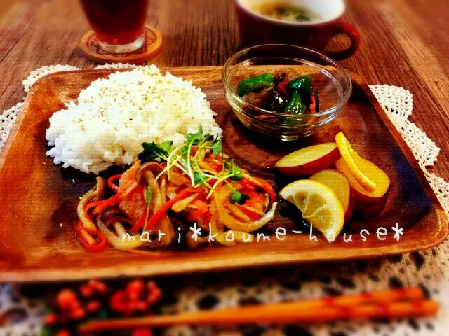 Snapdishの料理写真:焼き鮭の南蛮漬け*さつま芋のレモン煮*なすと蒟蒻とピーマンの味噌炒め*大葉とえのき茸のすまし(*^^*)+ご飯|mari*さん