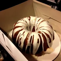 Lemon sour cream pound cake|McBee Lewisさん