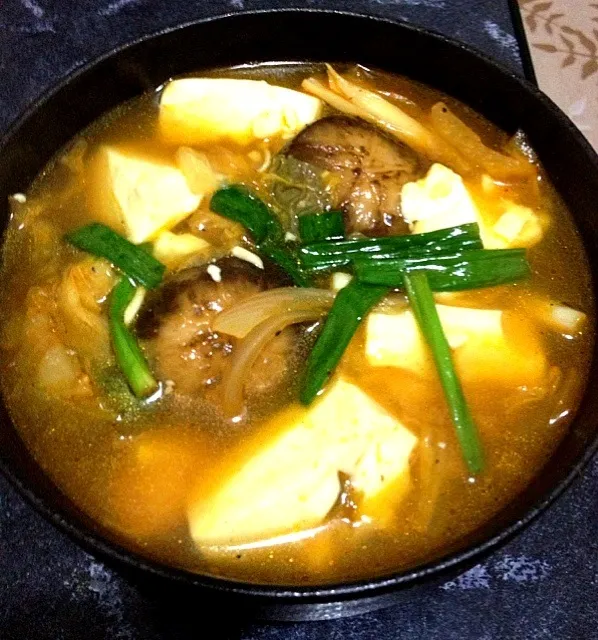 Spicy kimchi tofu soup|lisnianaさん