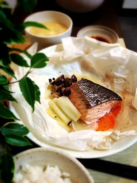 Snapdishの料理写真:Wafu salmon en papillote,inspired by Yukaringg San|rick chanさん