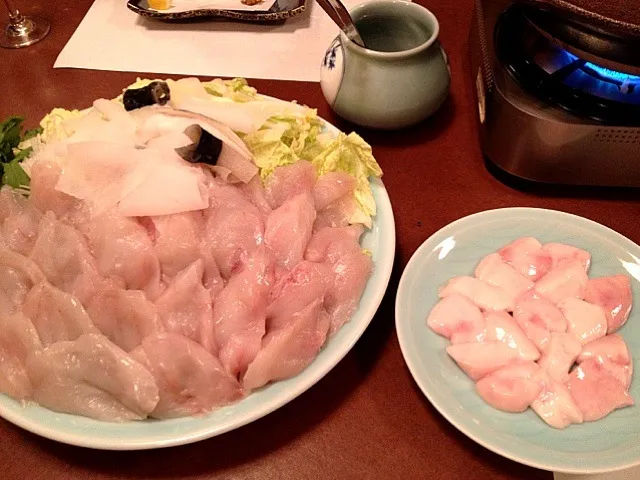 Snapdishの料理写真:とらふぐ鍋っ!! 山盛りぃっっ!!!!!!|絢乃さん