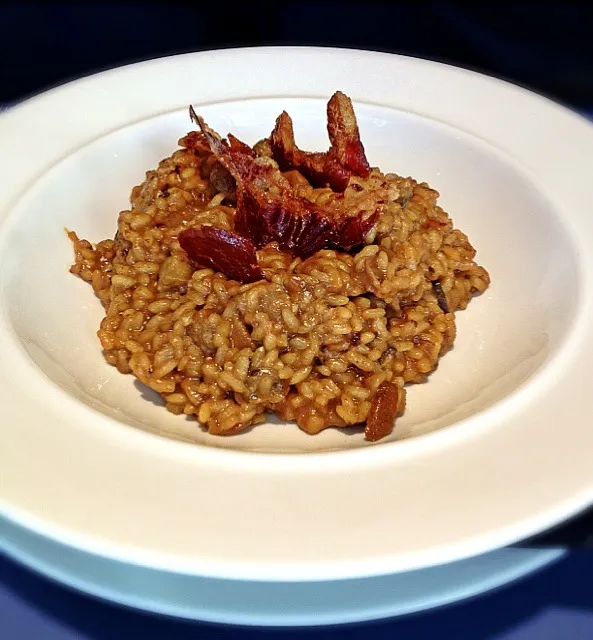 Creamy mushroom risotto, vegetables and truffled air.|De Pupesさん