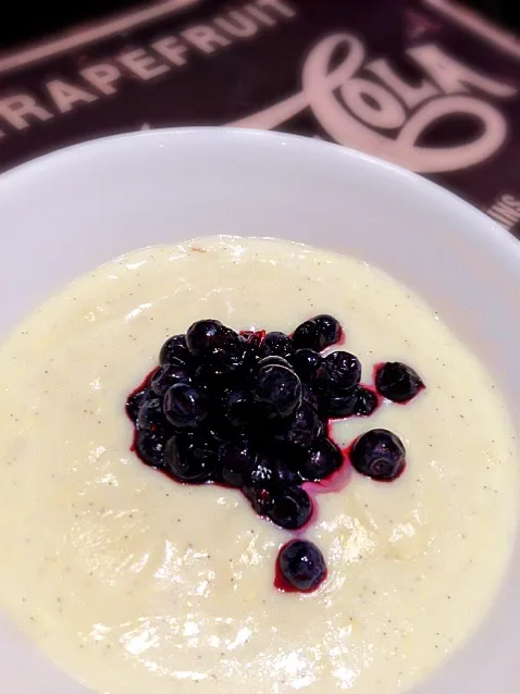 Old Fashioned Vanilla Pudding with own picked wild Blueberries|Patrikさん