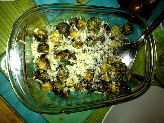 Roasted Brussels sprouts with parmesan|Generaalさん