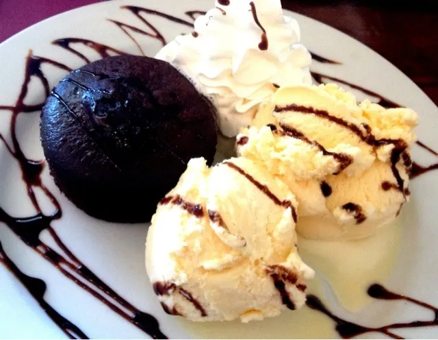 Molten #Chocolate #Cake with Ice Cream from Thai on Main|sooprcoolchicaさん