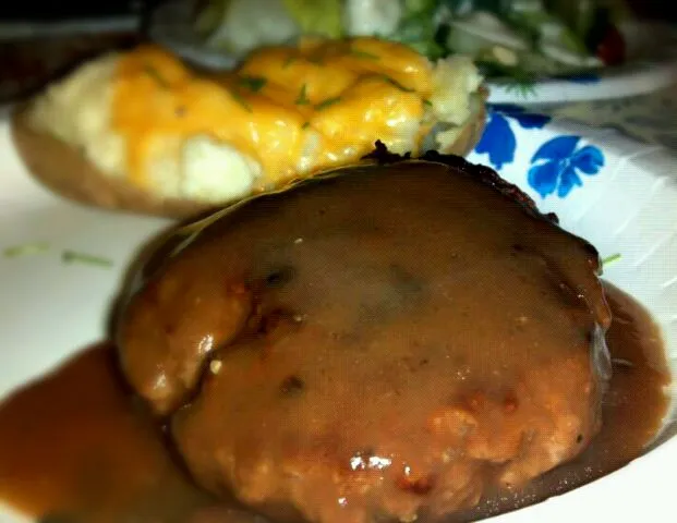 Hamburger steak with twice-baked potato and salad|Fluffycakes Dumplingfistsさん