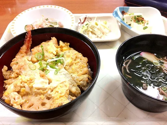 社食。天とじ丼。|osayanさん