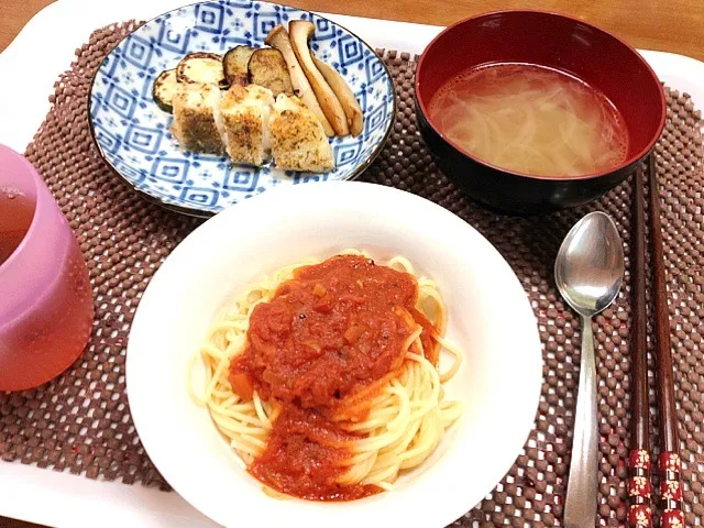 鱈の香草焼き、トマトソーススパゲティ、オニオンスープ|SHIHOさん