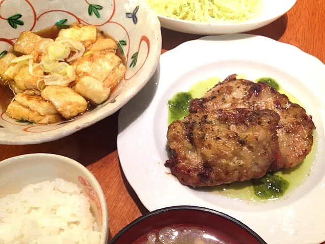 豚コマのチーズステーキと揚げ出し豆腐の晩御飯♪|ミッチーZさん