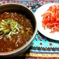 Snapdishの料理写真:☆カレーうどん&にんじんと大根のサラダ☆|ゆみ☆ゆみさん