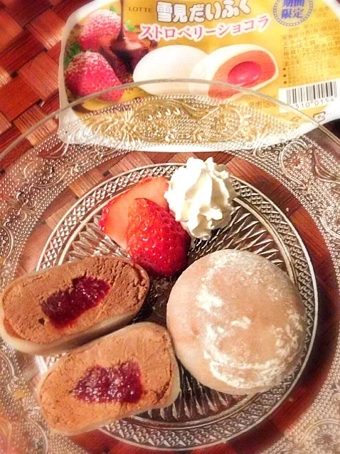 soft round rice cake stuffed with chocolate icecream🍨雪見大福|🌈Ami🍻さん