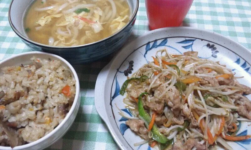 かき玉うどん、炊き込みご飯、肉もやし炒め（家族用）|まあるさん