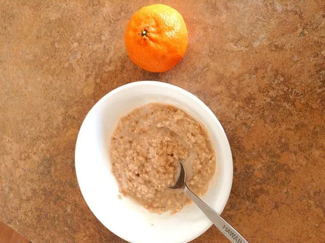 Oatmeal and a orange|jaselynさん