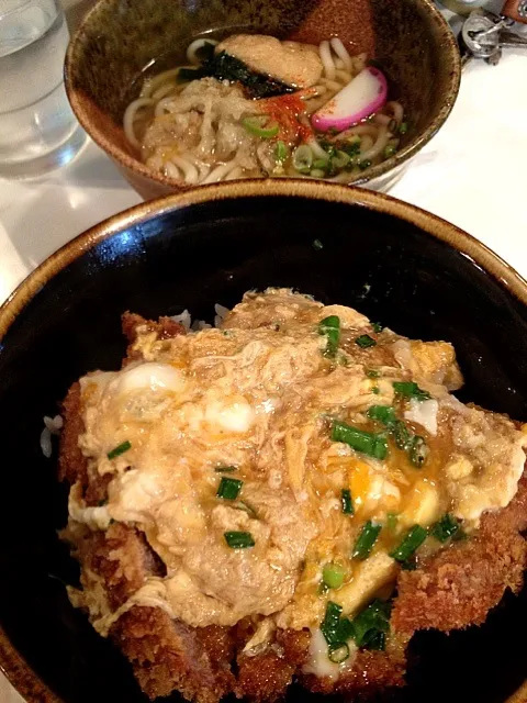 Snapdishの料理写真:カツ丼と 具沢山小うどん|annexさん