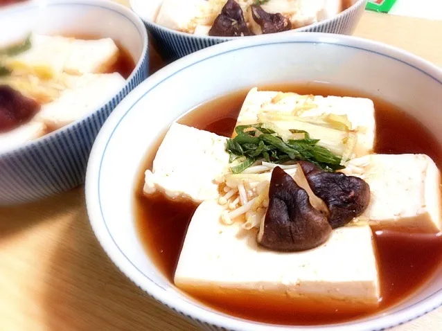 Snapdishの料理写真:レンジde湯豆腐 温泉豆腐編|こぺ こぺちさん