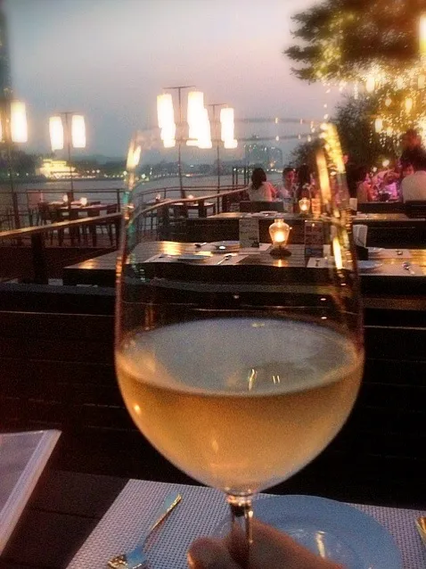 Sunset by Chao Praya River Bangkok..😇✨💃🍷|Queenさん