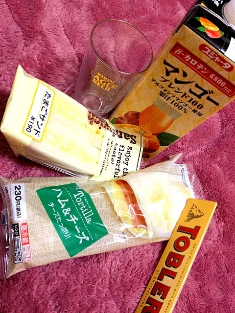 Midsnack!:)nagising para Kumain!:)Vegetable juice egg sandwich&ham&Cheese!:)|Dezza Tsuchiyaさん