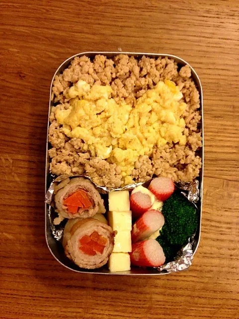 園児弁当 今日はそぼろ弁当|hatabowwyomeさん