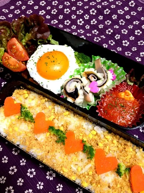 ハンバーグ半熟目玉焼きのせ弁当🍳|さゆママさん