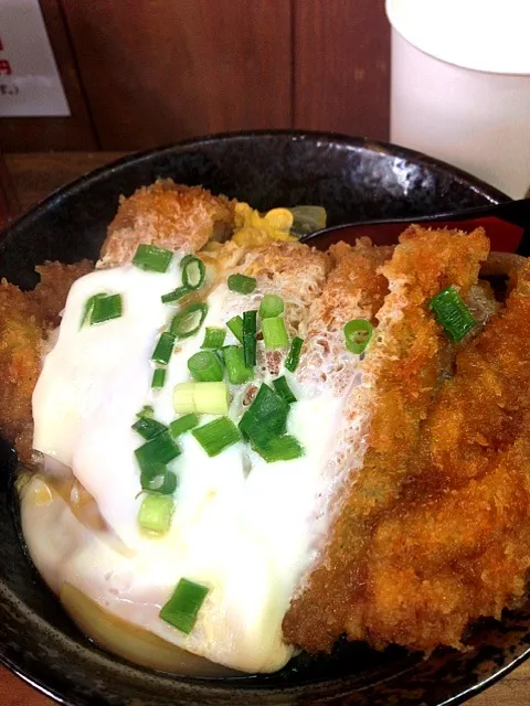 カレーカツ丼|しのさん