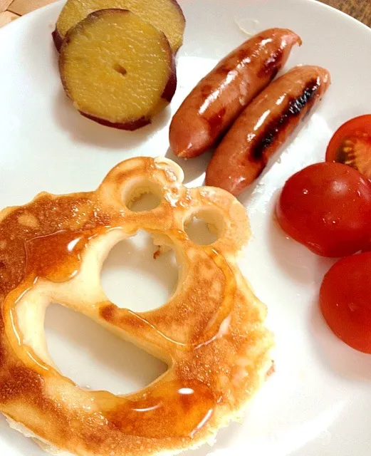 Snapdishの料理写真:今日のブランチ♡ハワイで買ったセサミストリートのパンケーキ焼き型☆|ゆき☆さん