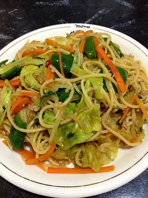 Spicy lo mein noodles|lisnianaさん