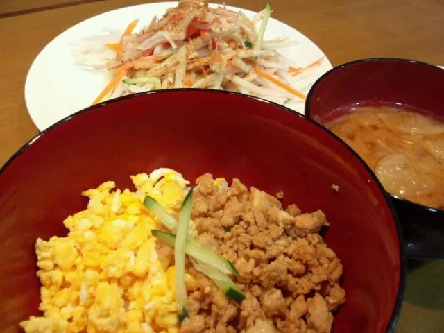 鶏そぼろ丼|ゆらりさん