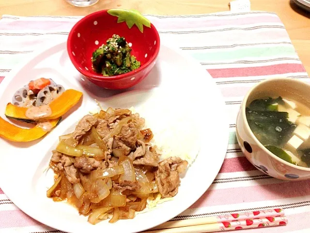 豚丼プレート(^^)菜の花の胡麻和え＊温野菜＊お味噌汁|みーさん