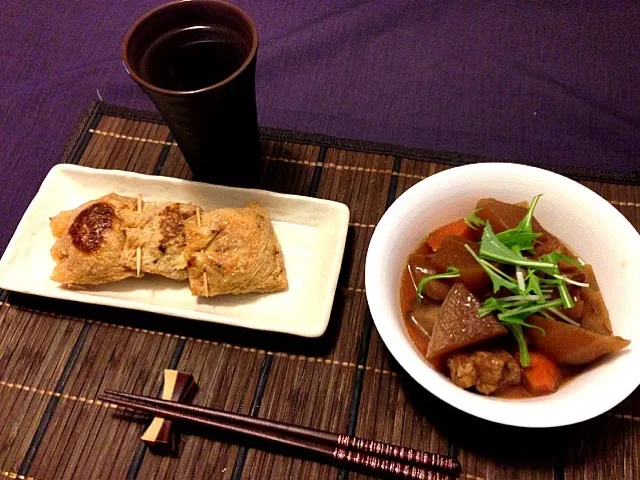 鶏と蓮根の煮物、挽き肉の油揚げ詰め、焼酎お湯割|ウサコさん