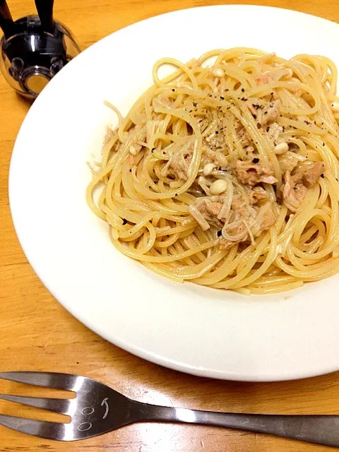 えのきとツナのニンニク醤油パスタ|はるかさん