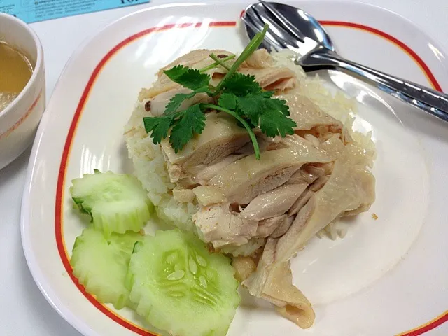 ข้าวมันไก่ カーオ・マン・ガイ 茹で鶏ご飯🐔🐓@タイ スワンナプーム空港|akiさん