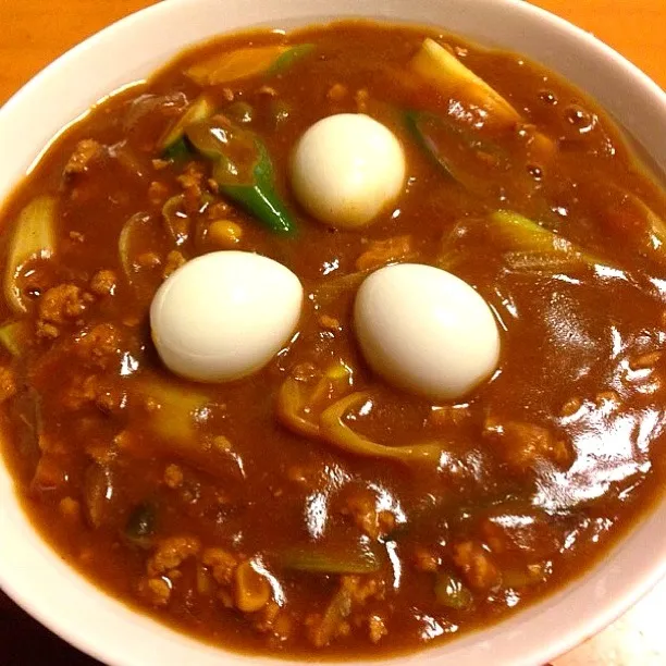 Snapdishの料理写真:豊橋風カレーうどん。
どんぶりの底にはご飯ととろろが入ってます。|chacoさん