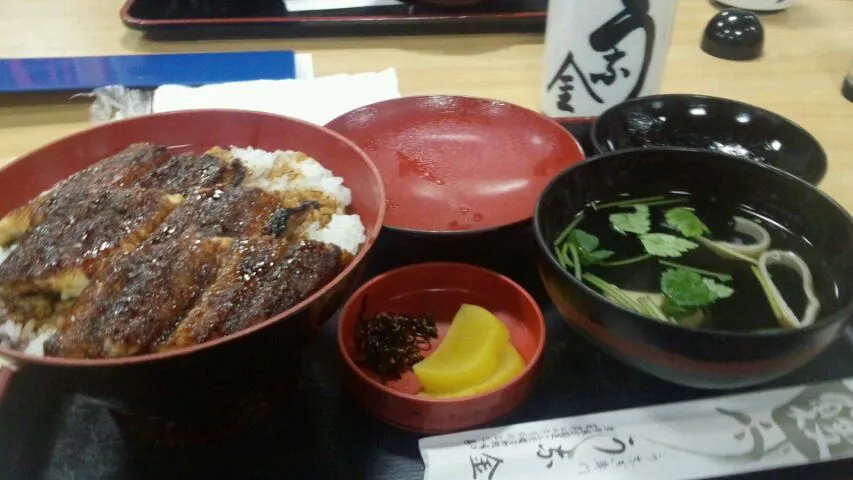 鰻丼 三重県|くろねこ。さん