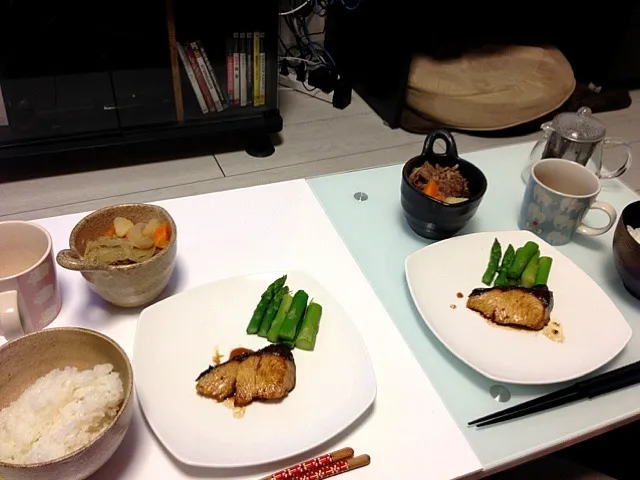 ブリの照り焼きと肉じゃが|まいこさん