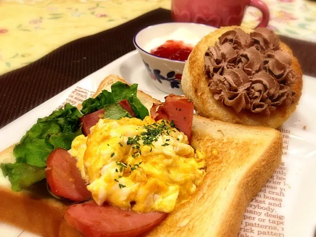 朝ごはん トーストの器でスクランブルエッグ🎶|メイスイさん