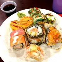 Snapdishの料理写真:Sushi rolls|Alejandroさん