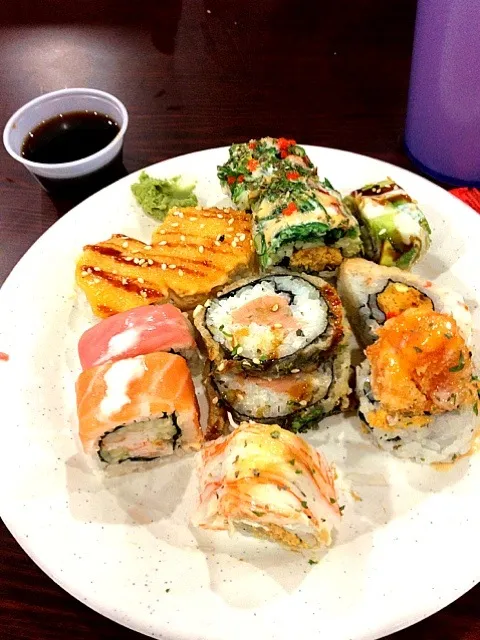 Snapdishの料理写真:Sushi rolls|Alejandroさん