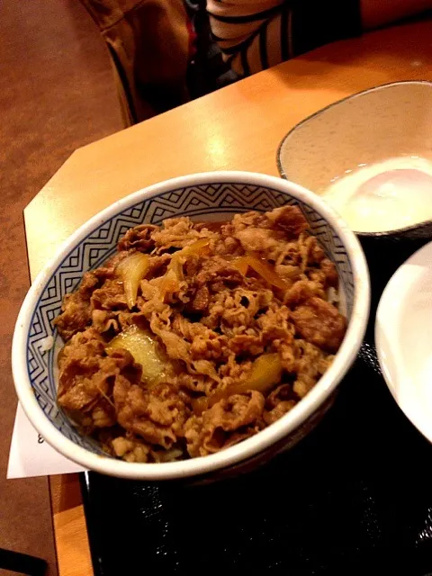 Snapdishの料理写真:𠮷野家牛丼with温玉|さくたえさん