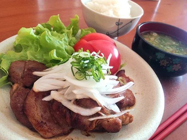 豚の生姜たっぷり焼き新玉のせ 定食|chieko ♪さん