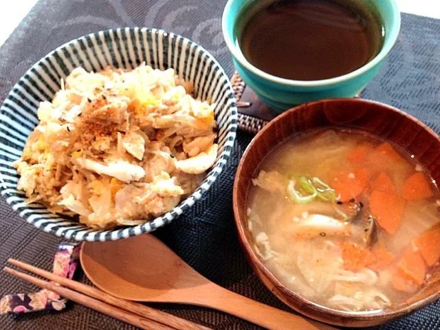 お昼は簡単 エノキ入り親子丼|きむらゆりかさん