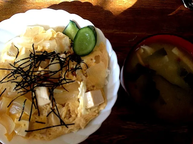 豆腐卵丼☆なめことしいたけのみそ汁|小林美緒さん