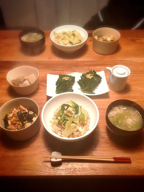 湯葉丼、湯葉のお吸い物、海老芋の煮物、山芋と納豆の韓国海苔和え、ほうれん草のおひたし|saricoroさん