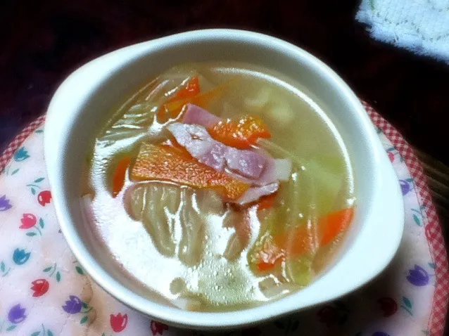 Snapdishの料理写真:余った野菜でおやつにスープ|yuimokeさん