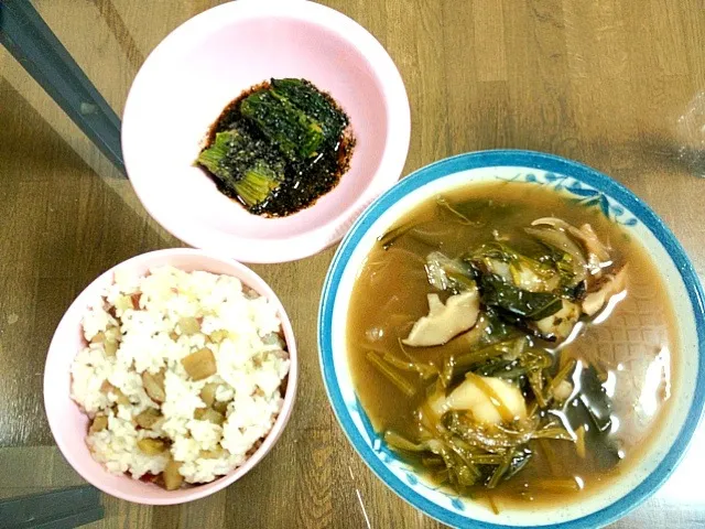 サツマイモのご飯、お雑煮、ほうれん草の胡麻和え|まゆめろさん